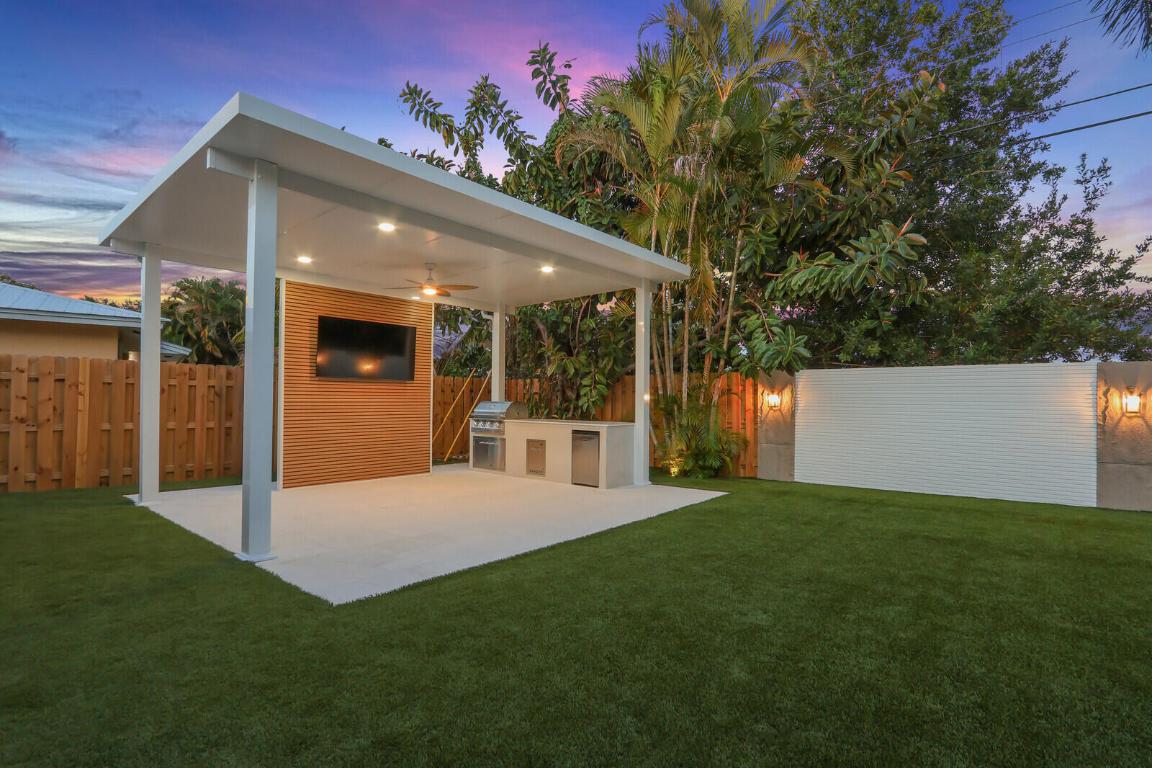 391 W Riverside Tequesta, FL 33469