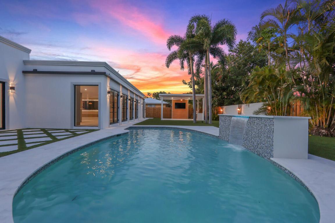 391 W Riverside Tequesta, FL 33469