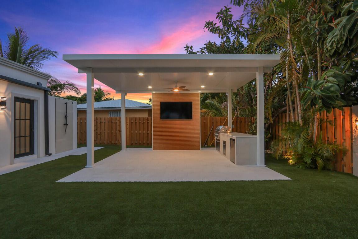 391 W Riverside Tequesta, FL 33469