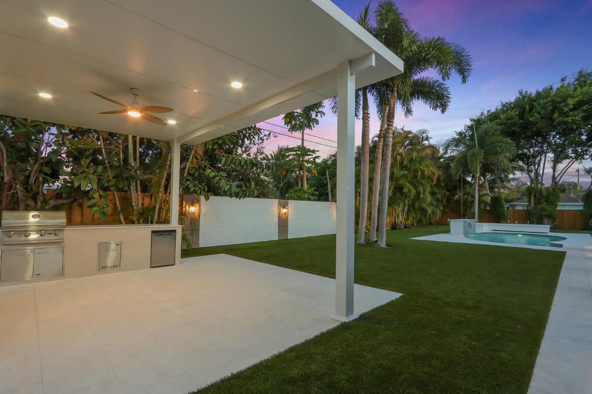 391 W Riverside Tequesta, FL 33469