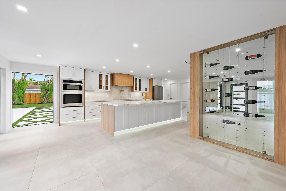 391 W Riverside Tequesta, FL 33469