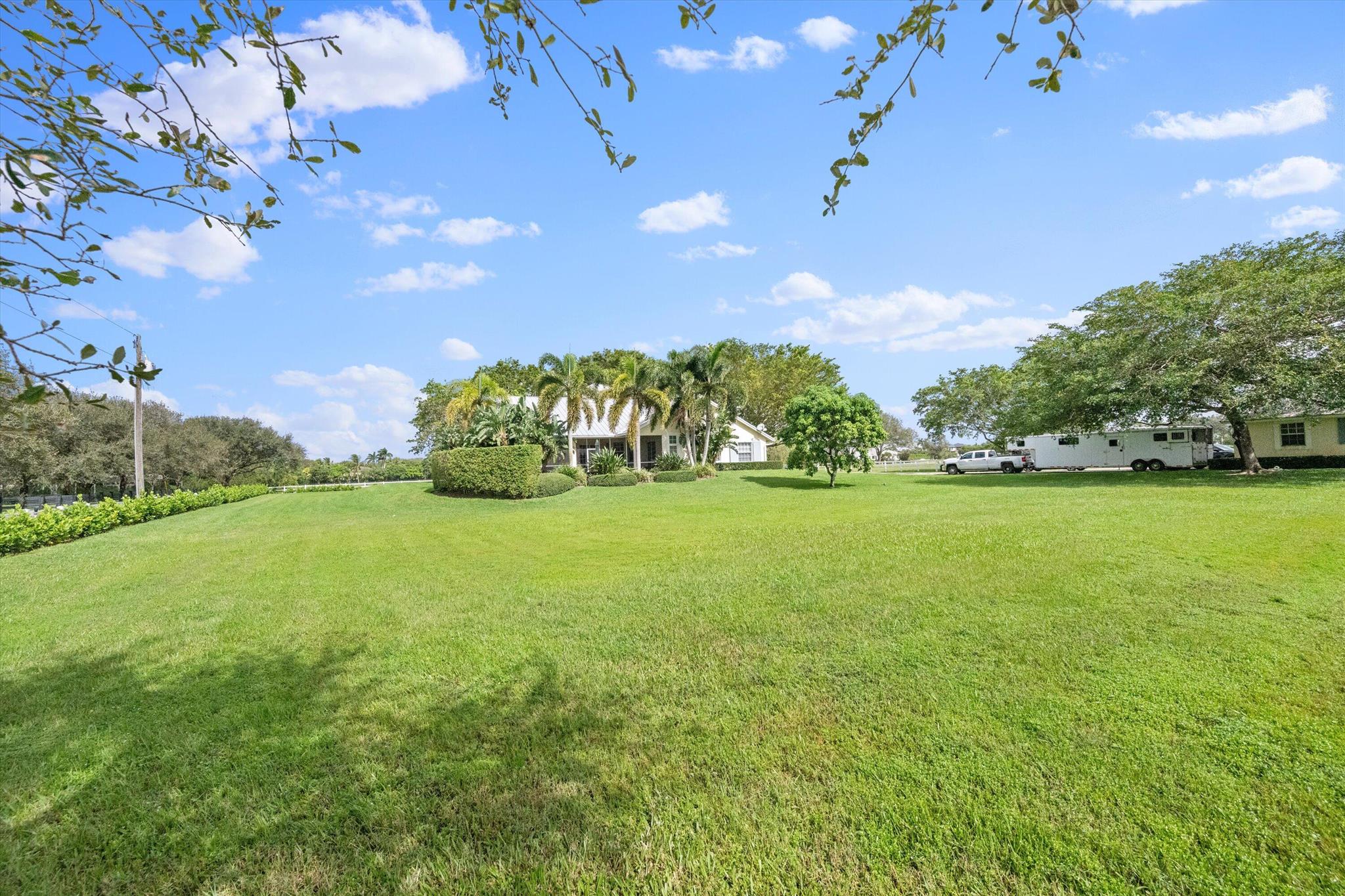 15416 Sunnyland Ln #Barn Wellington, FL 33414
