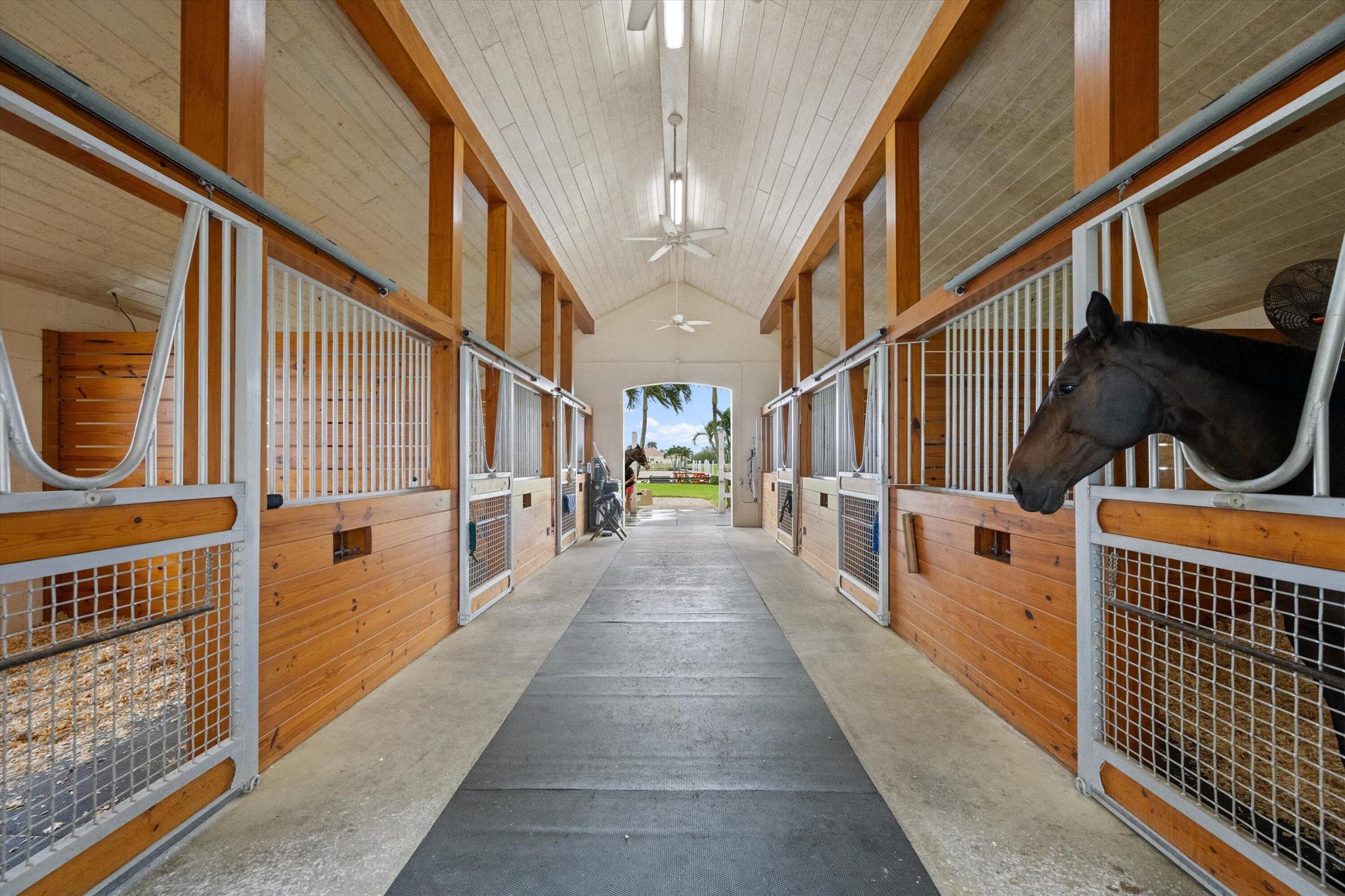 15416 Sunnyland Ln #Barn Wellington, FL 33414