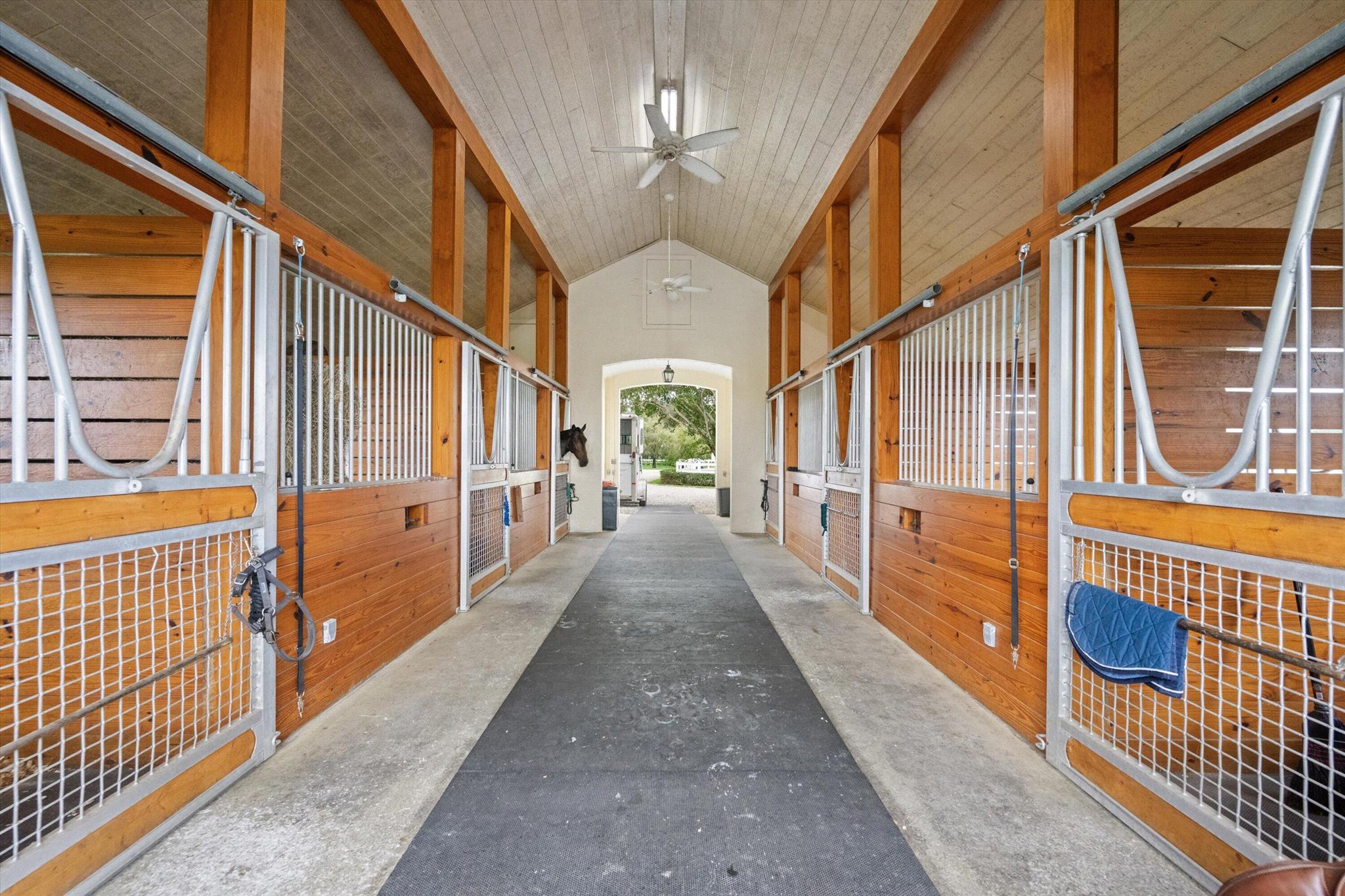 15416 Sunnyland Ln #Barn Wellington, FL 33414