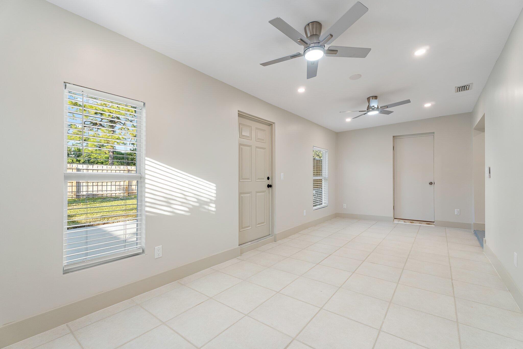 1015 Riverwood Ln Jupiter, FL 33458