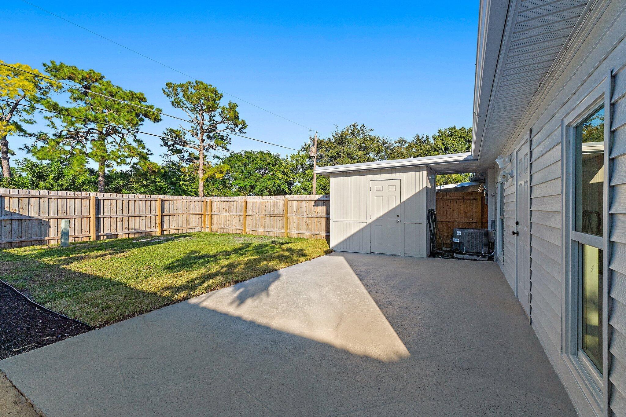 1015 Riverwood Ln Jupiter, FL 33458