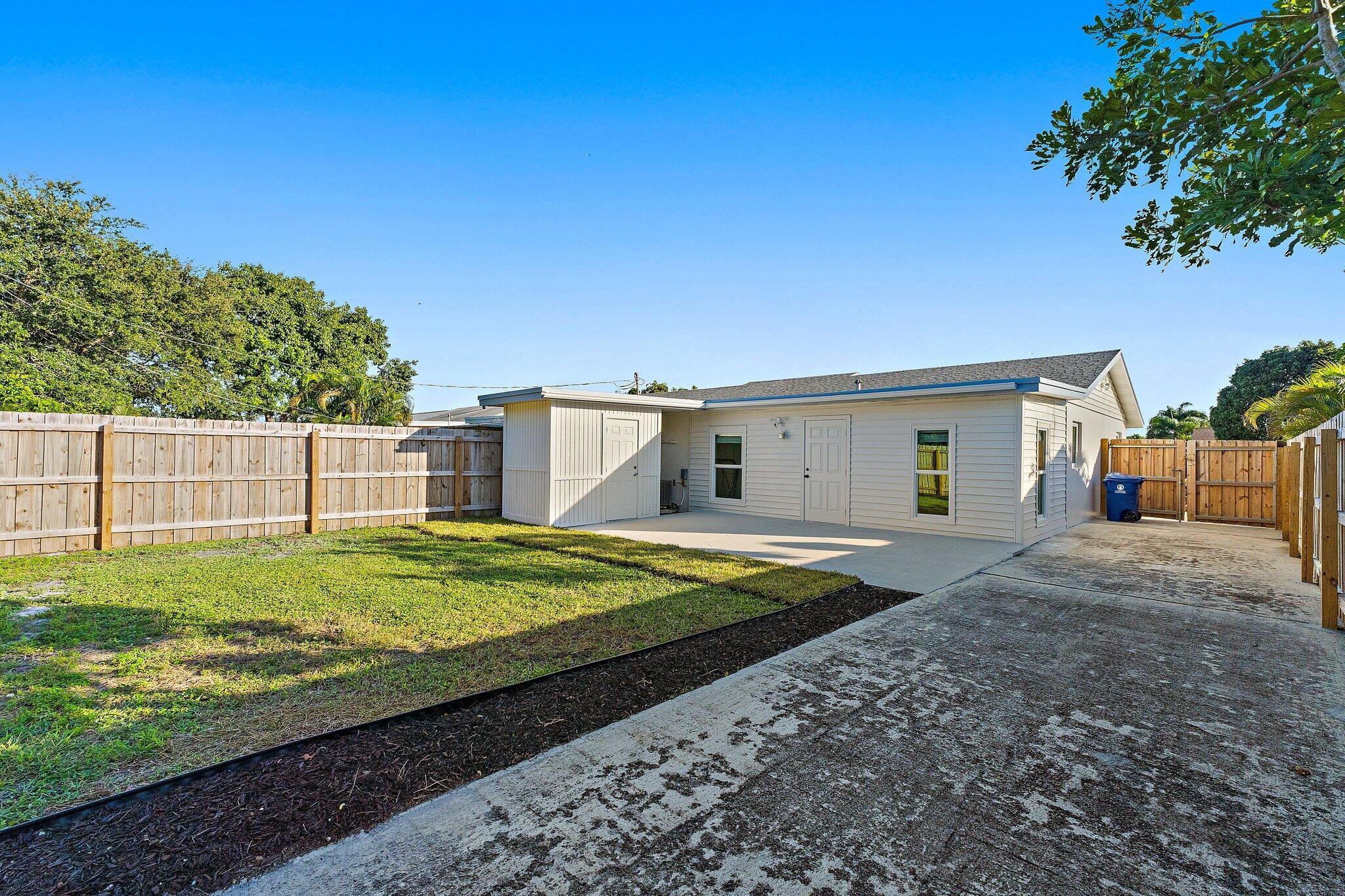 1015 Riverwood Ln Jupiter, FL 33458