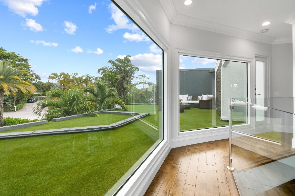 10561 SE Le Parc Jupiter, FL 33469