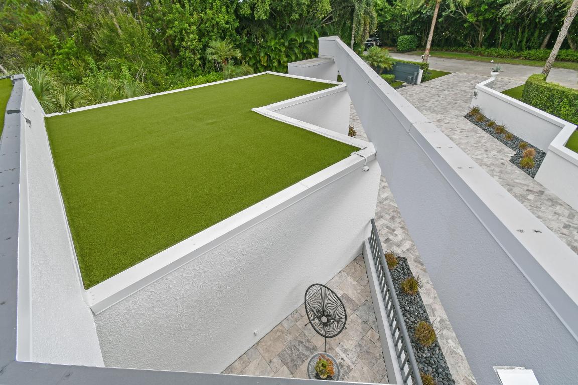 10561 SE Le Parc Jupiter, FL 33469