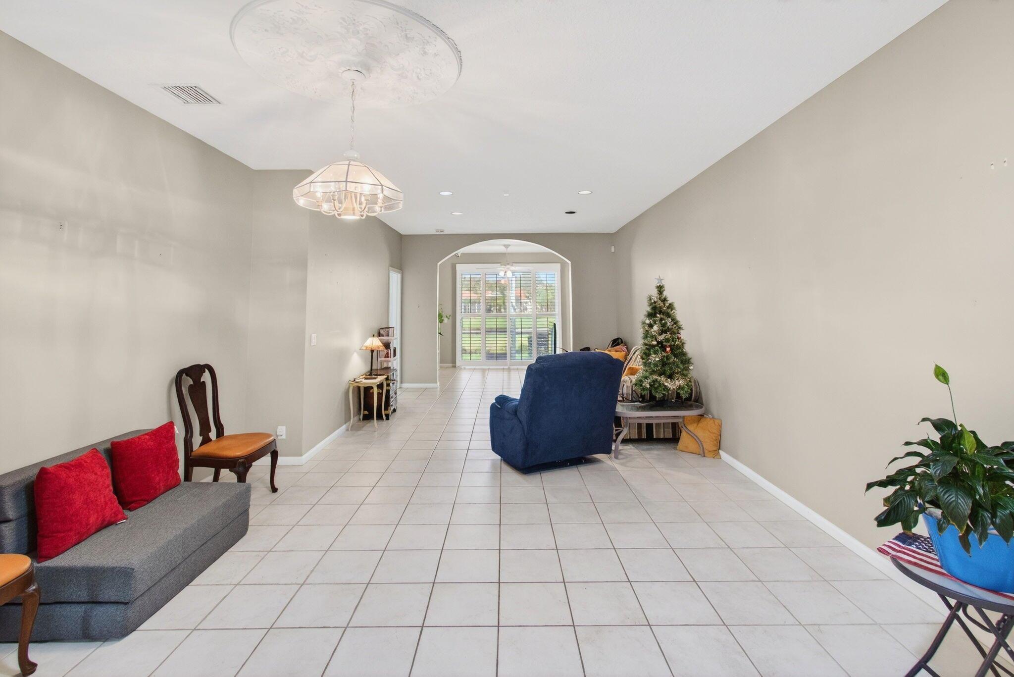 10845 Royal Caribbean Cir Boynton Beach, FL 33437