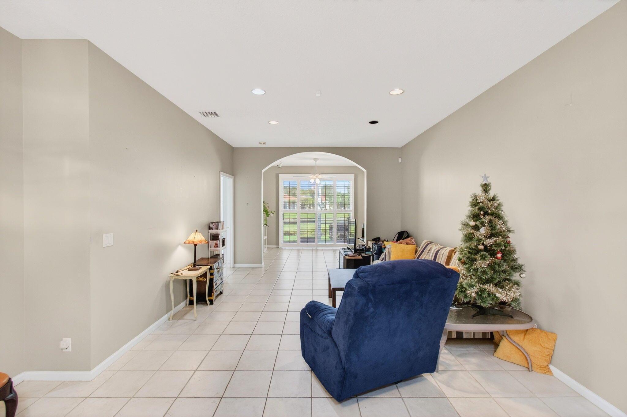 10845 Royal Caribbean Cir Boynton Beach, FL 33437