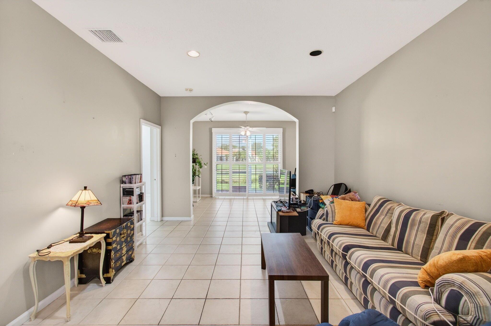 10845 Royal Caribbean Cir Boynton Beach, FL 33437