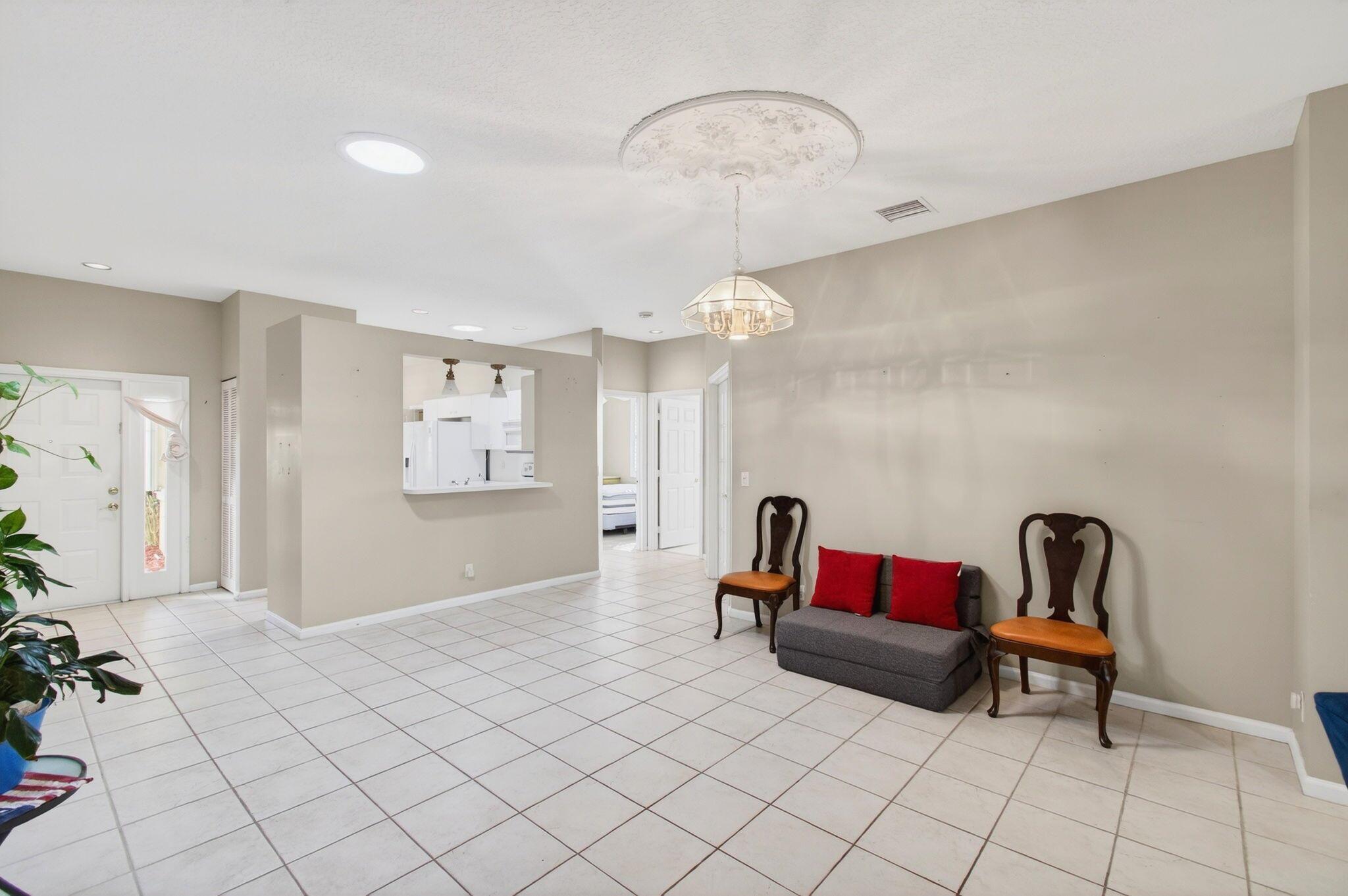 10845 Royal Caribbean Cir Boynton Beach, FL 33437