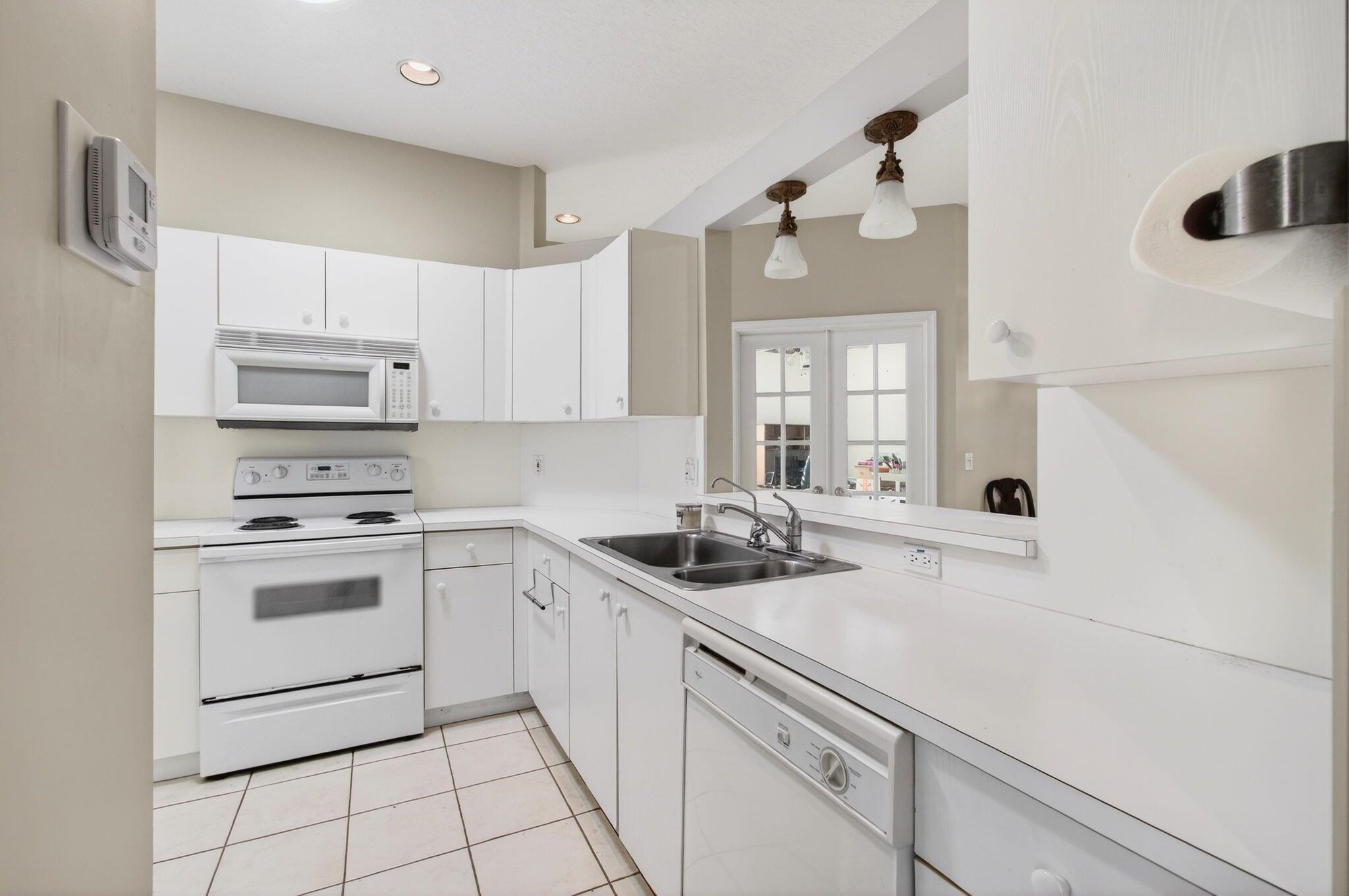 10845 Royal Caribbean Cir Boynton Beach, FL 33437