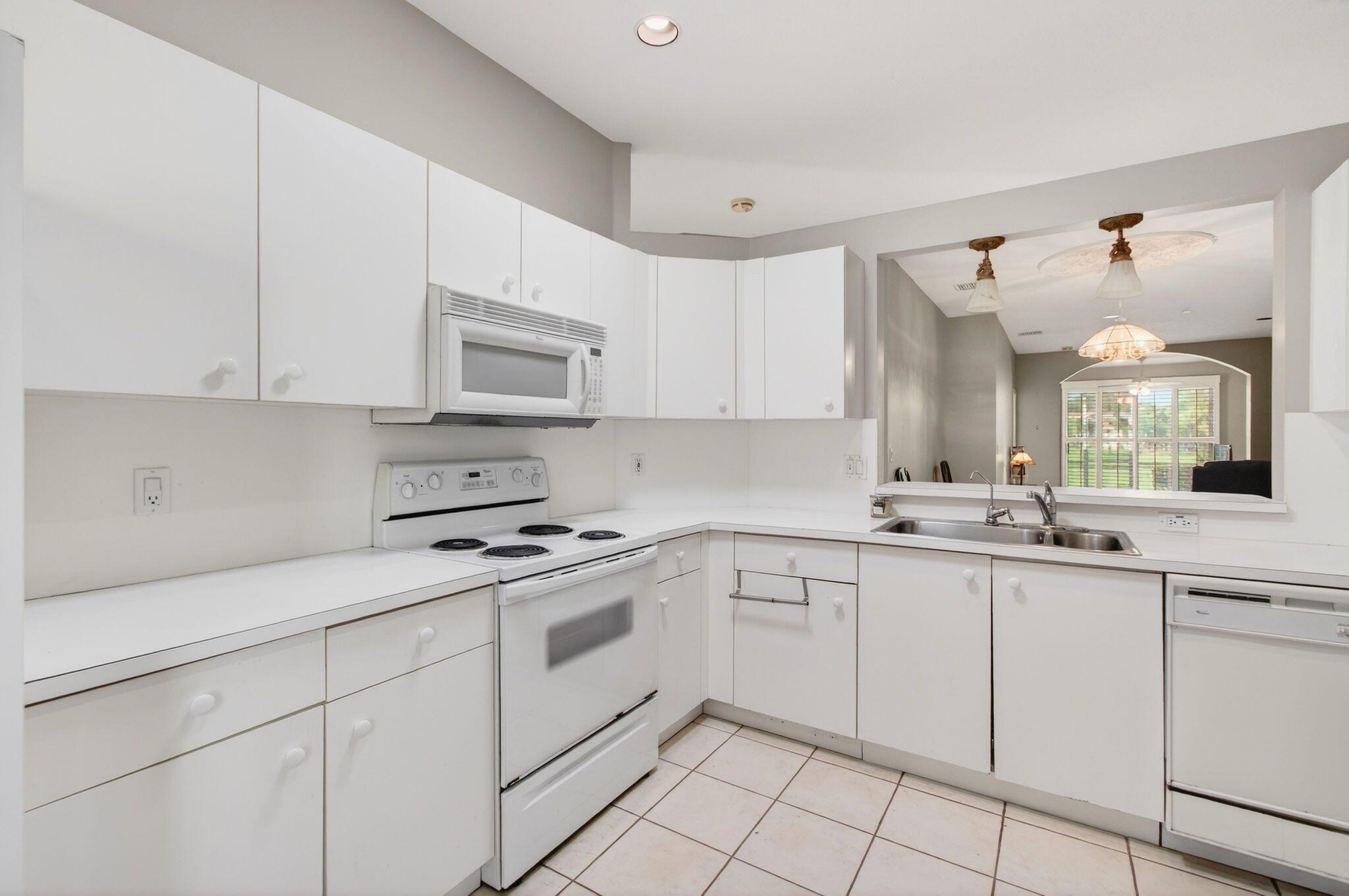 10845 Royal Caribbean Cir Boynton Beach, FL 33437