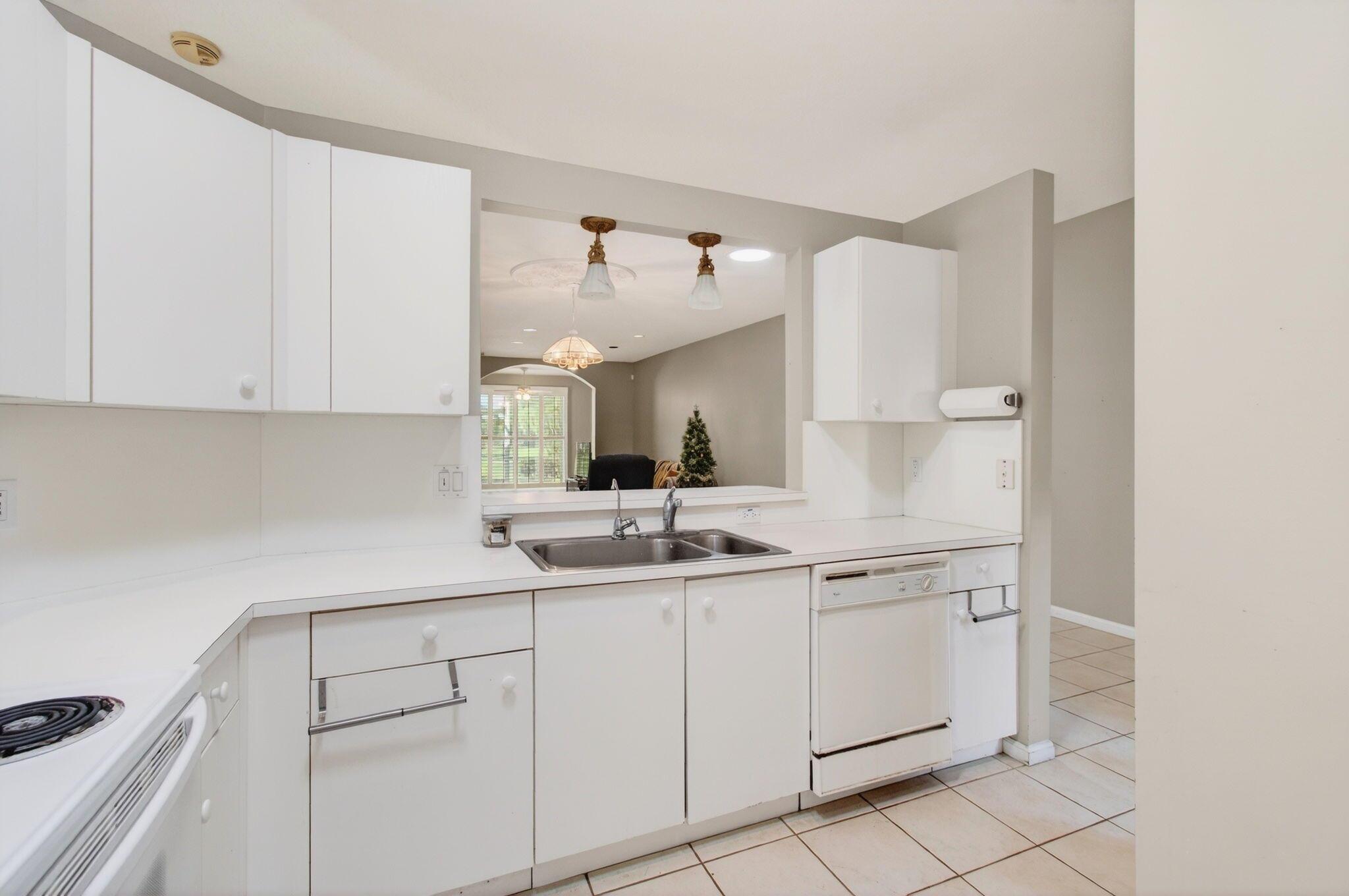 10845 Royal Caribbean Cir Boynton Beach, FL 33437