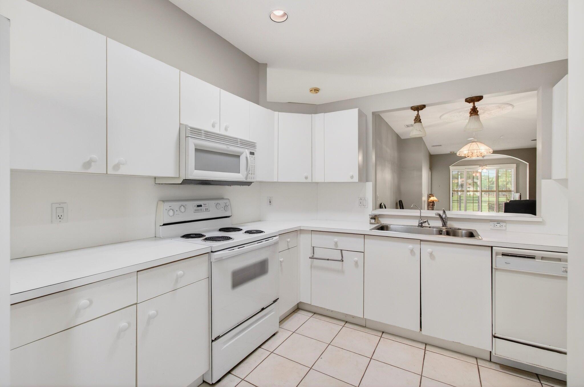 10845 Royal Caribbean Cir Boynton Beach, FL 33437