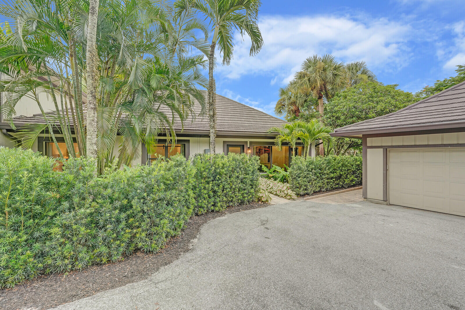 2735 Polo Is Dr #K104 Wellington, FL 33414