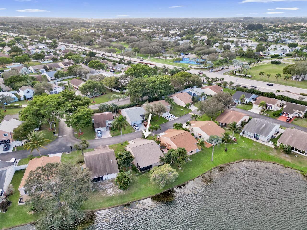 32 Buxton Ln Boynton Beach, FL 33426