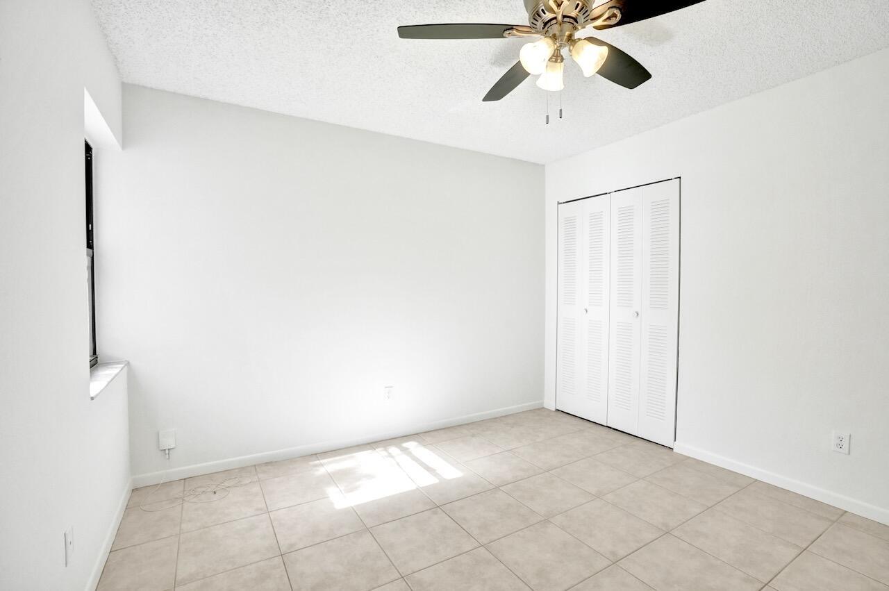 32 Buxton Ln Boynton Beach, FL 33426