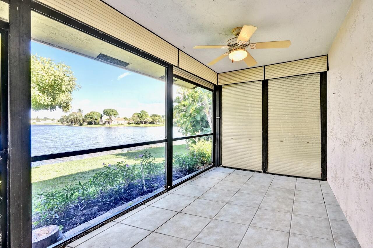 32 Buxton Ln Boynton Beach, FL 33426