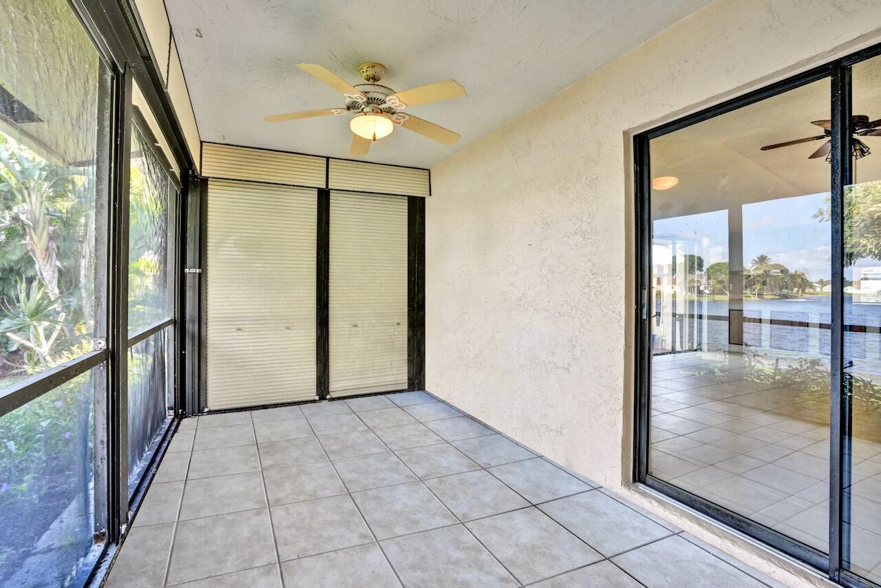 32 Buxton Ln Boynton Beach, FL 33426