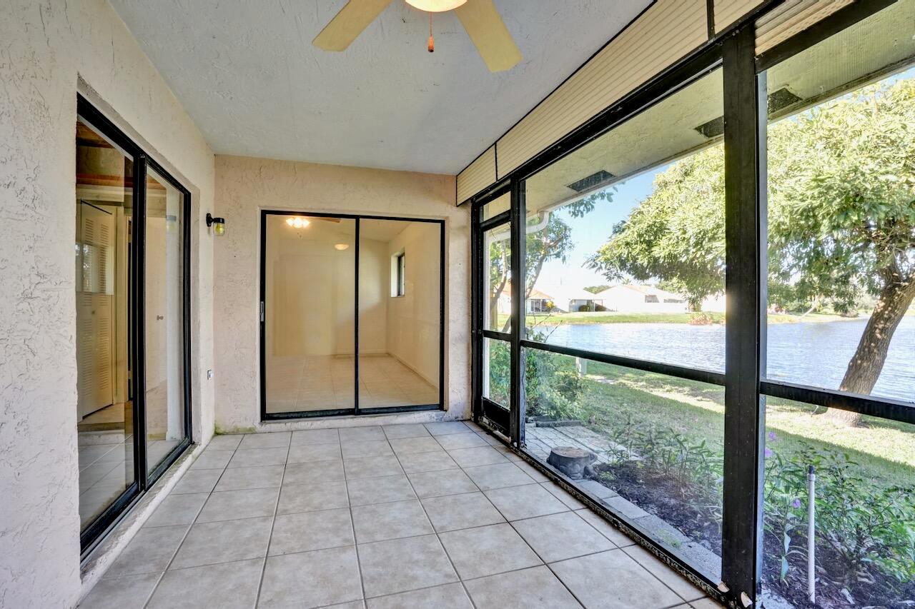 32 Buxton Ln Boynton Beach, FL 33426