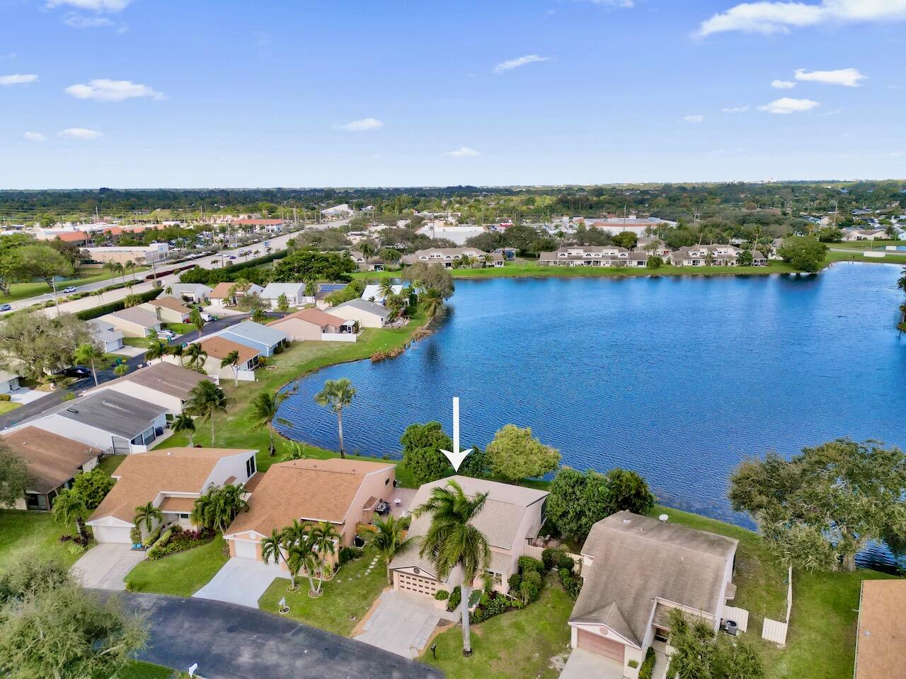 32 Buxton Ln Boynton Beach, FL 33426