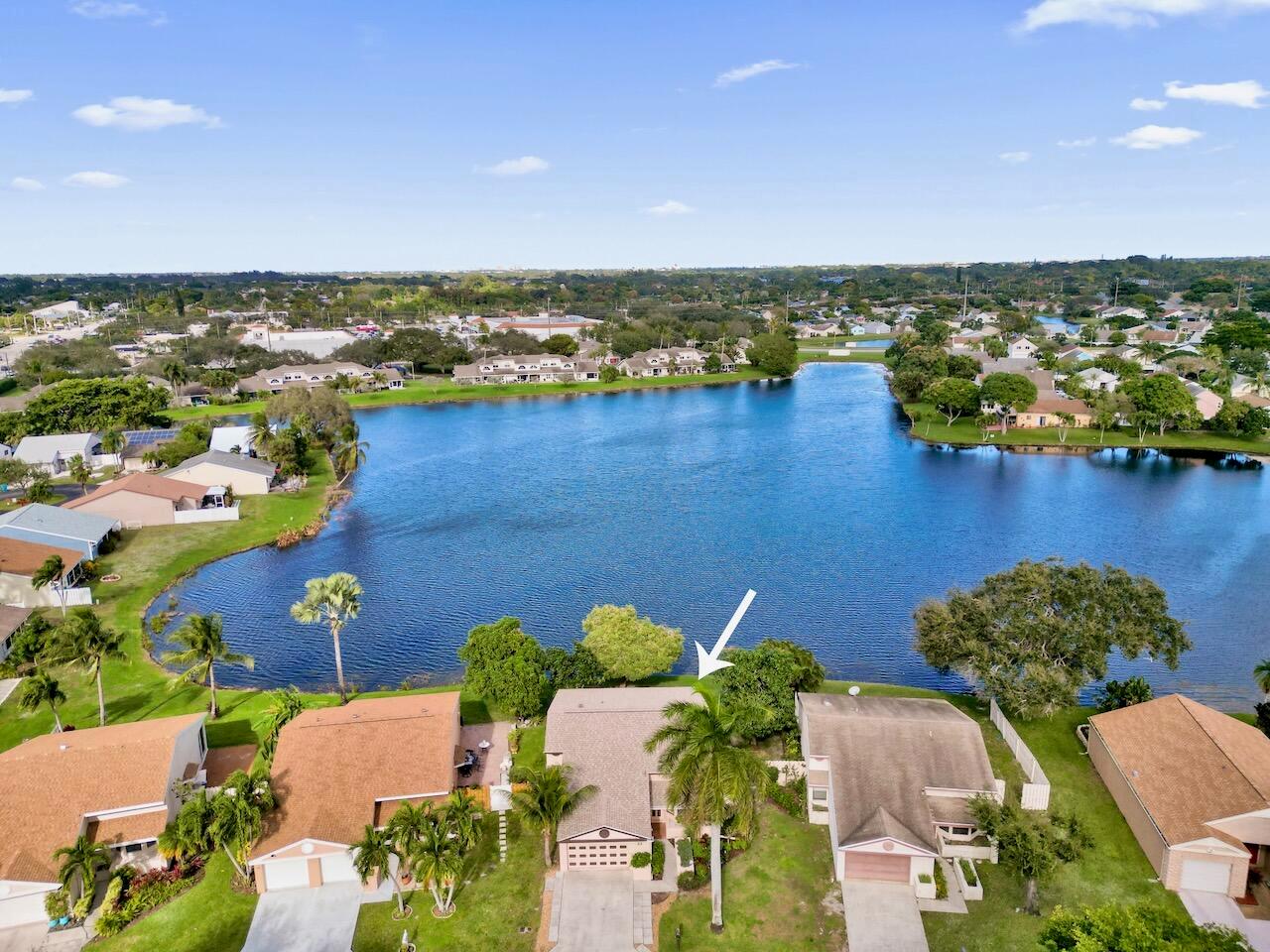32 Buxton Ln Boynton Beach, FL 33426