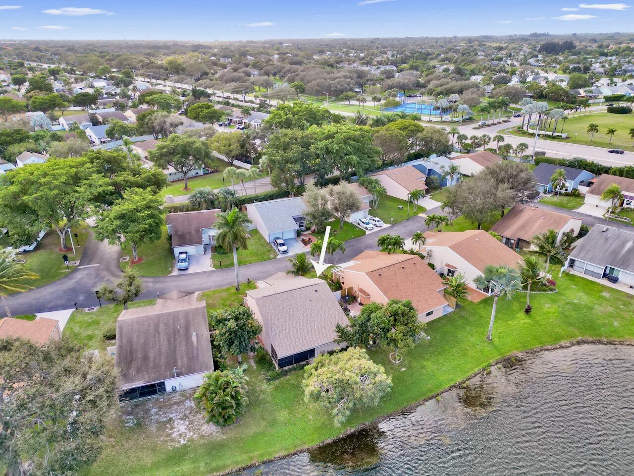 32 Buxton Ln Boynton Beach, FL 33426