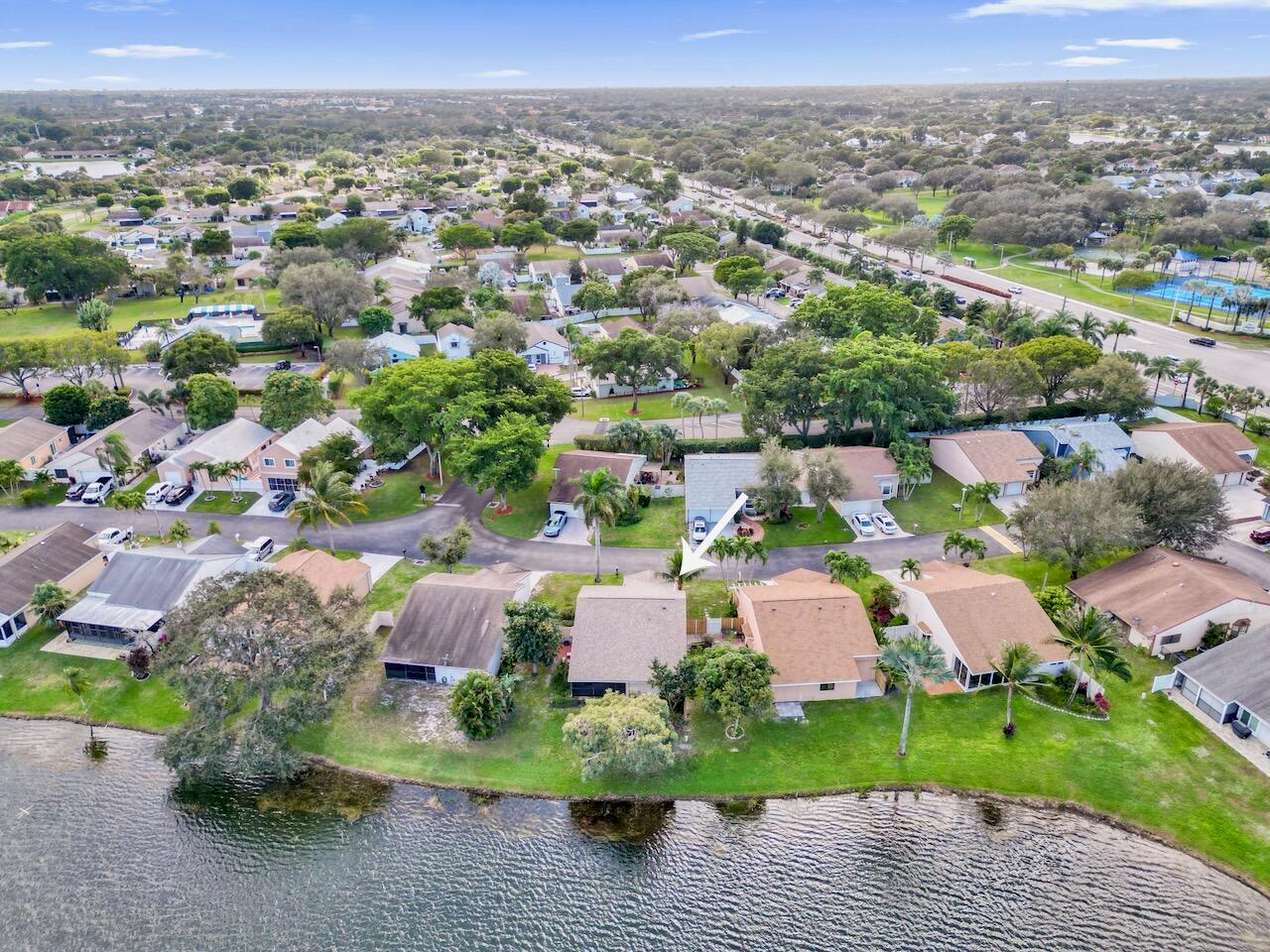 32 Buxton Ln Boynton Beach, FL 33426