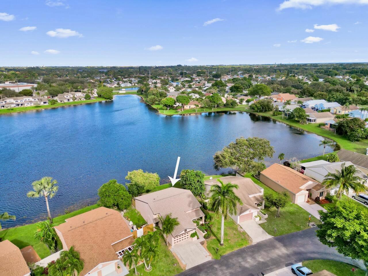 32 Buxton Ln Boynton Beach, FL 33426