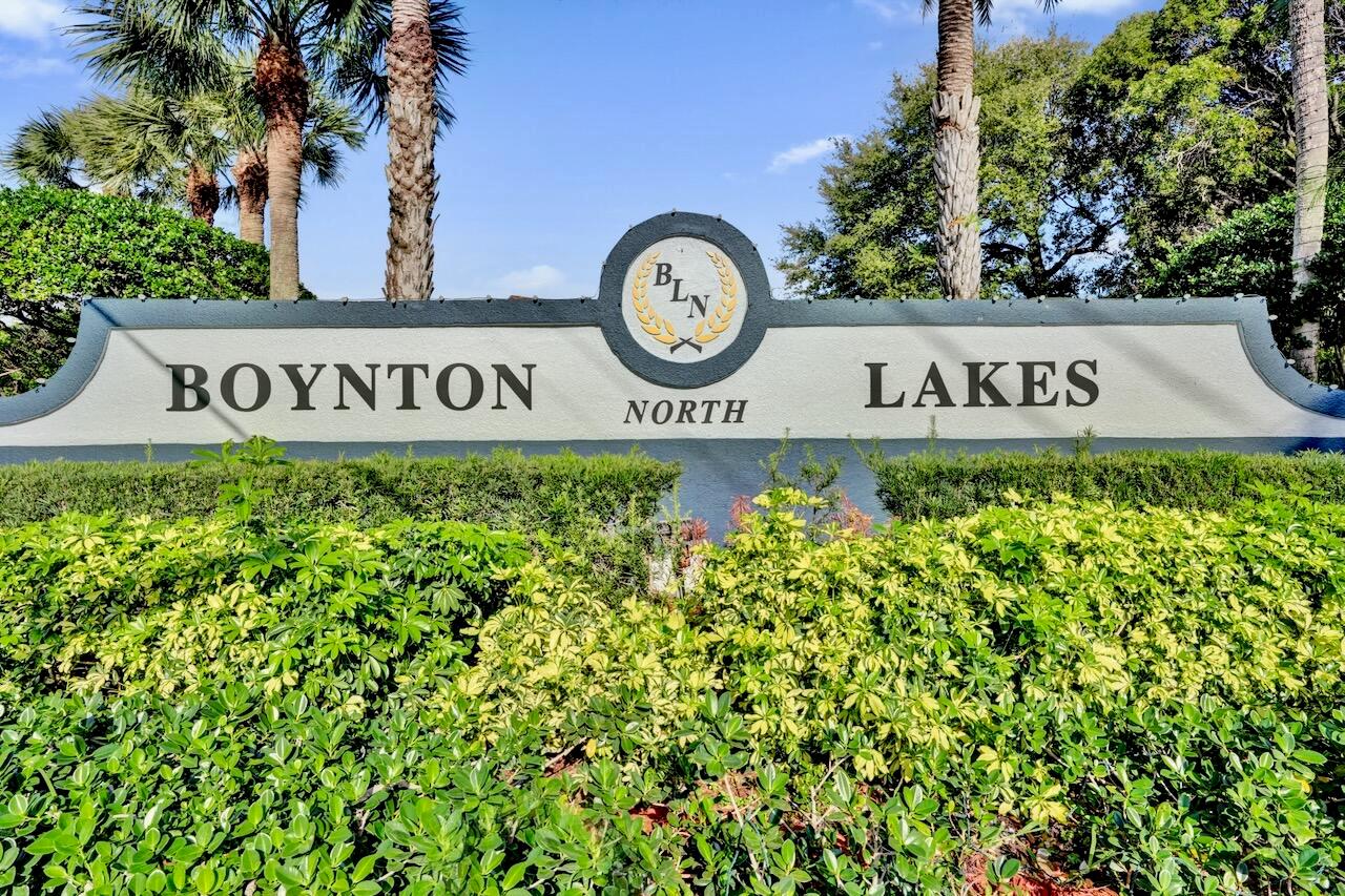 32 Buxton Ln Boynton Beach, FL 33426
