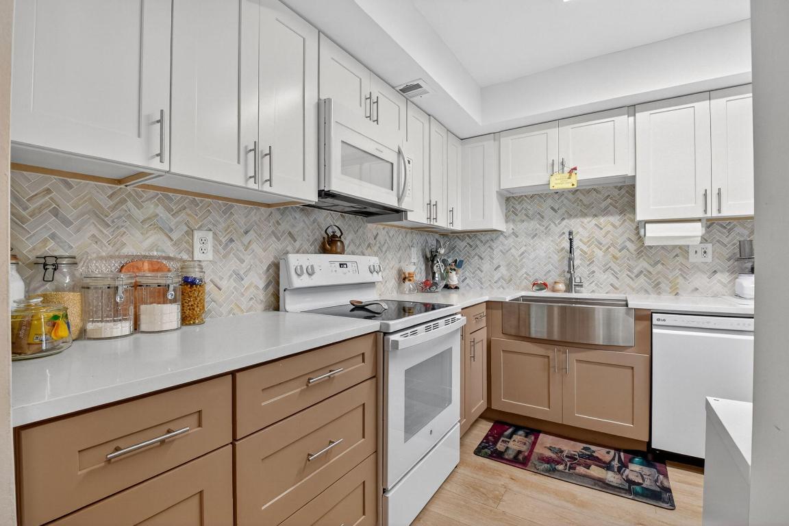 3050 Presidential #106