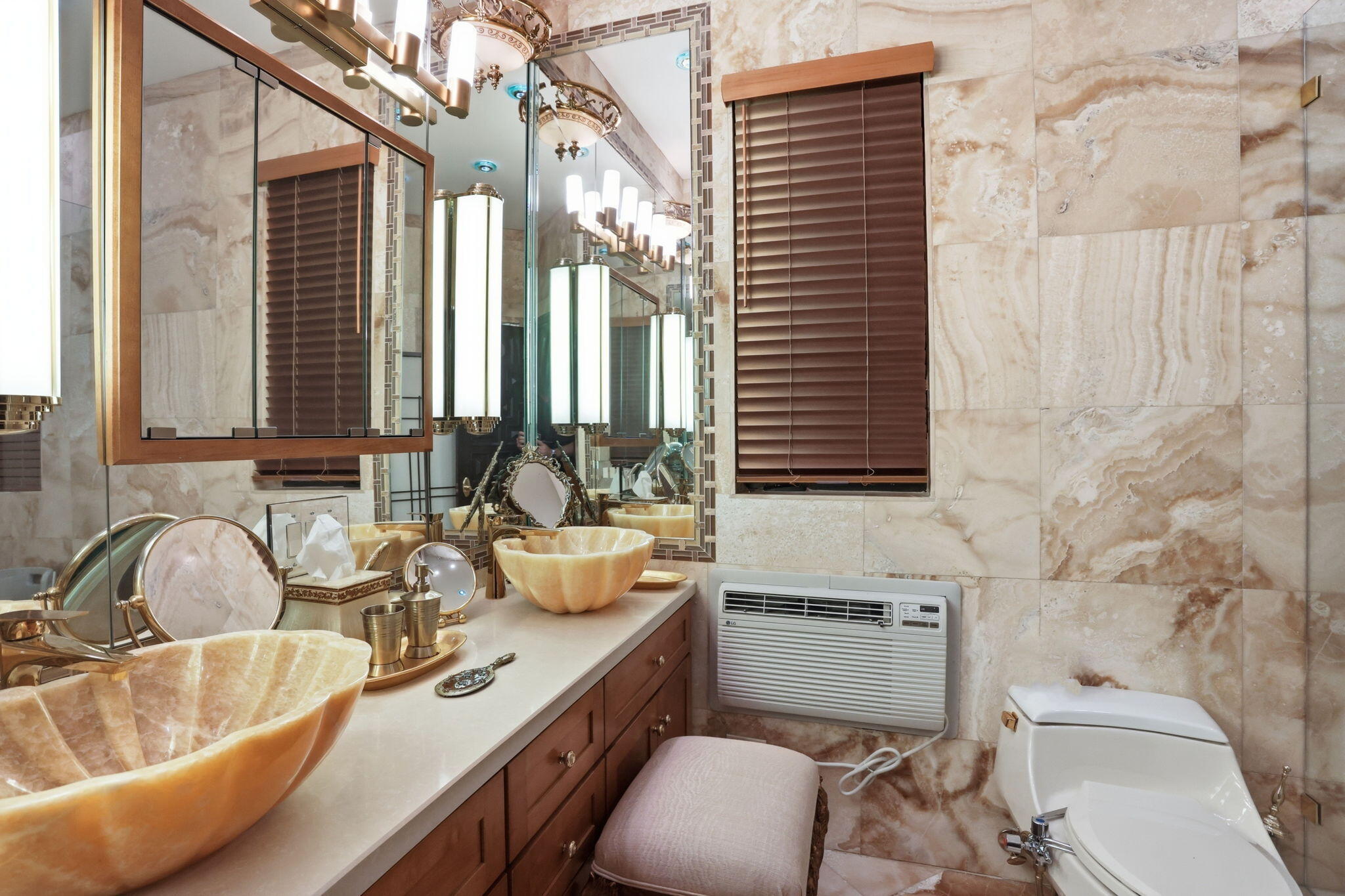 2850 NE 44th Lighthouse Point, FL 33064