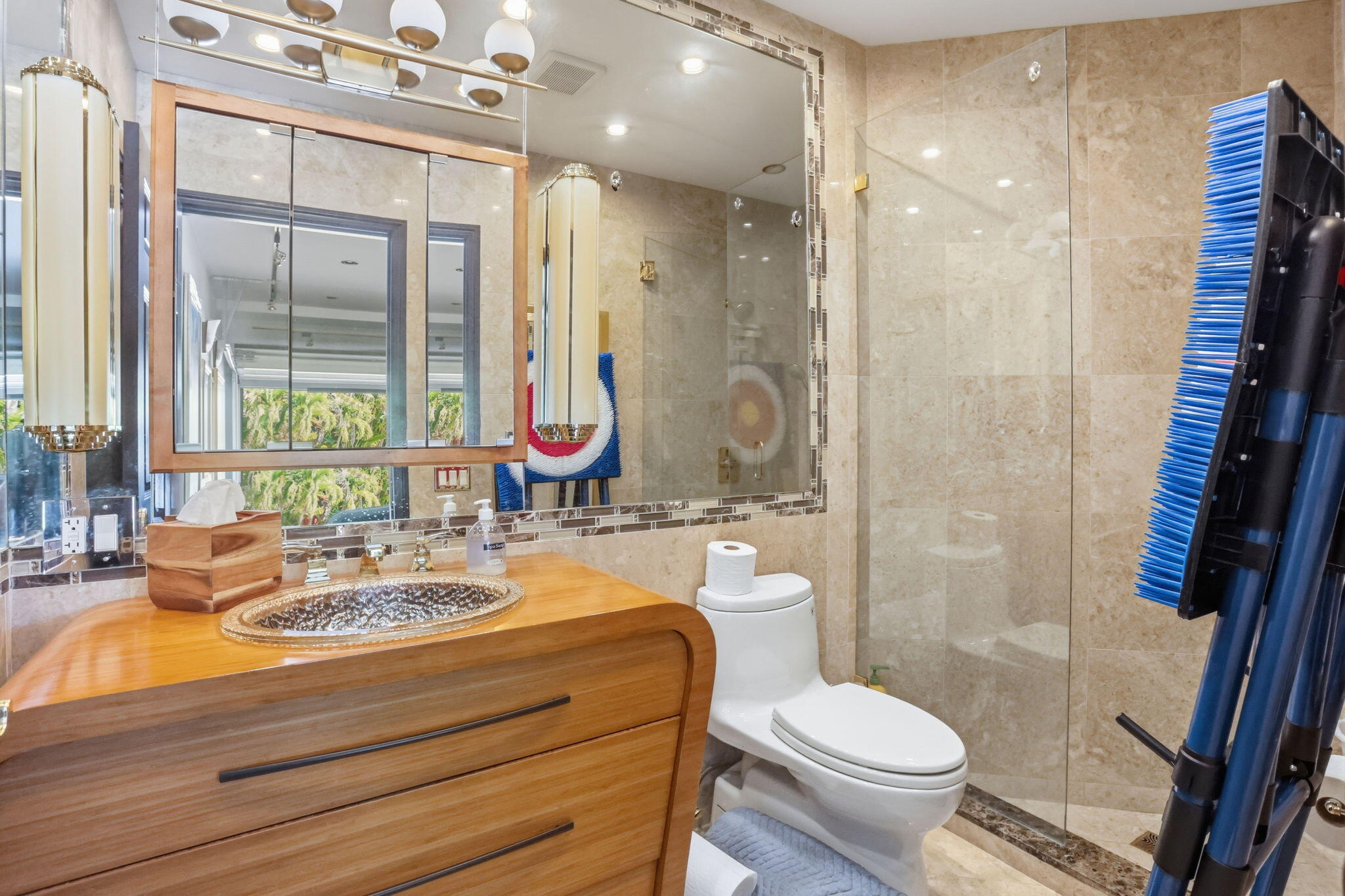 2850 NE 44th Lighthouse Point, FL 33064