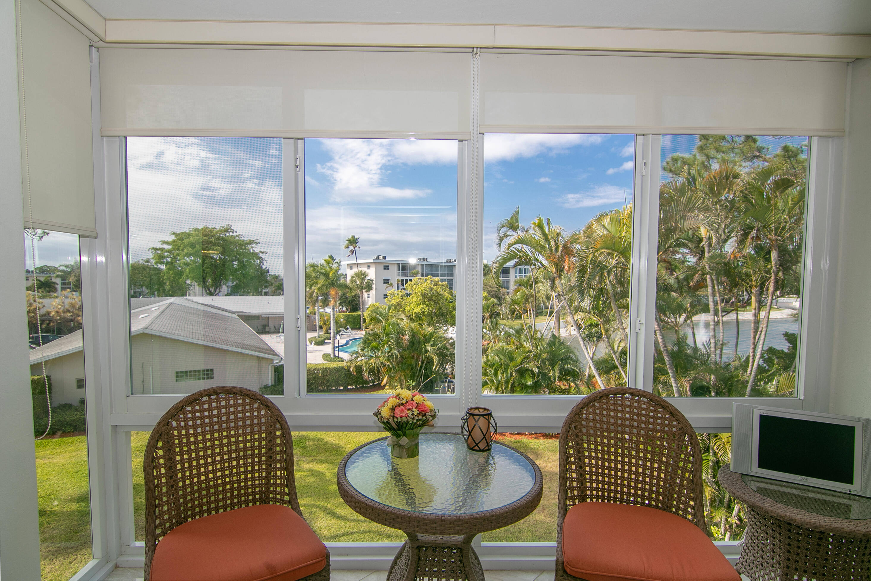 2562 N Garden #308 Lake Worth, FL 33461