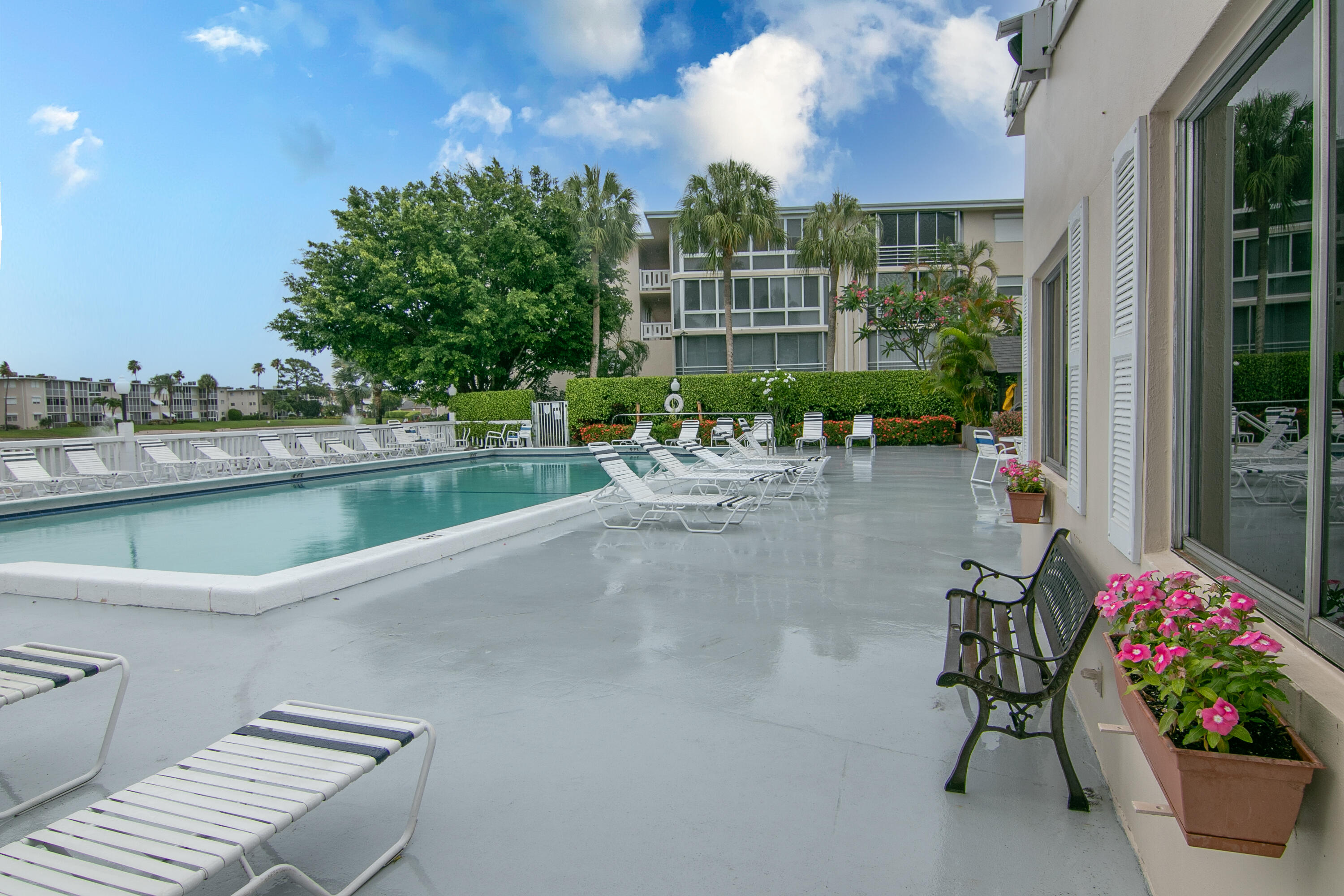 2562 N Garden #308 Lake Worth, FL 33461