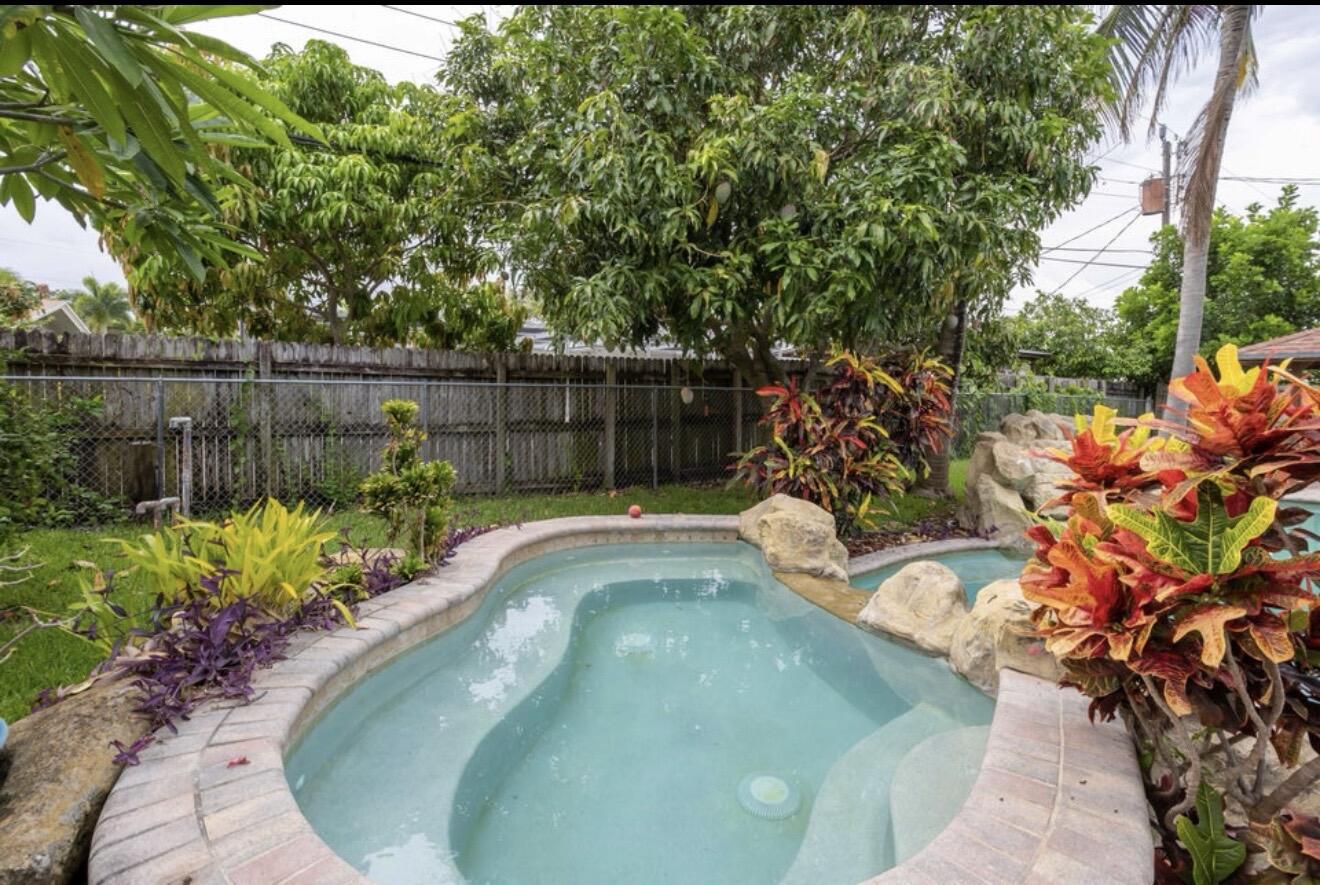 603 SE 7th Deerfield Beach, FL 33441