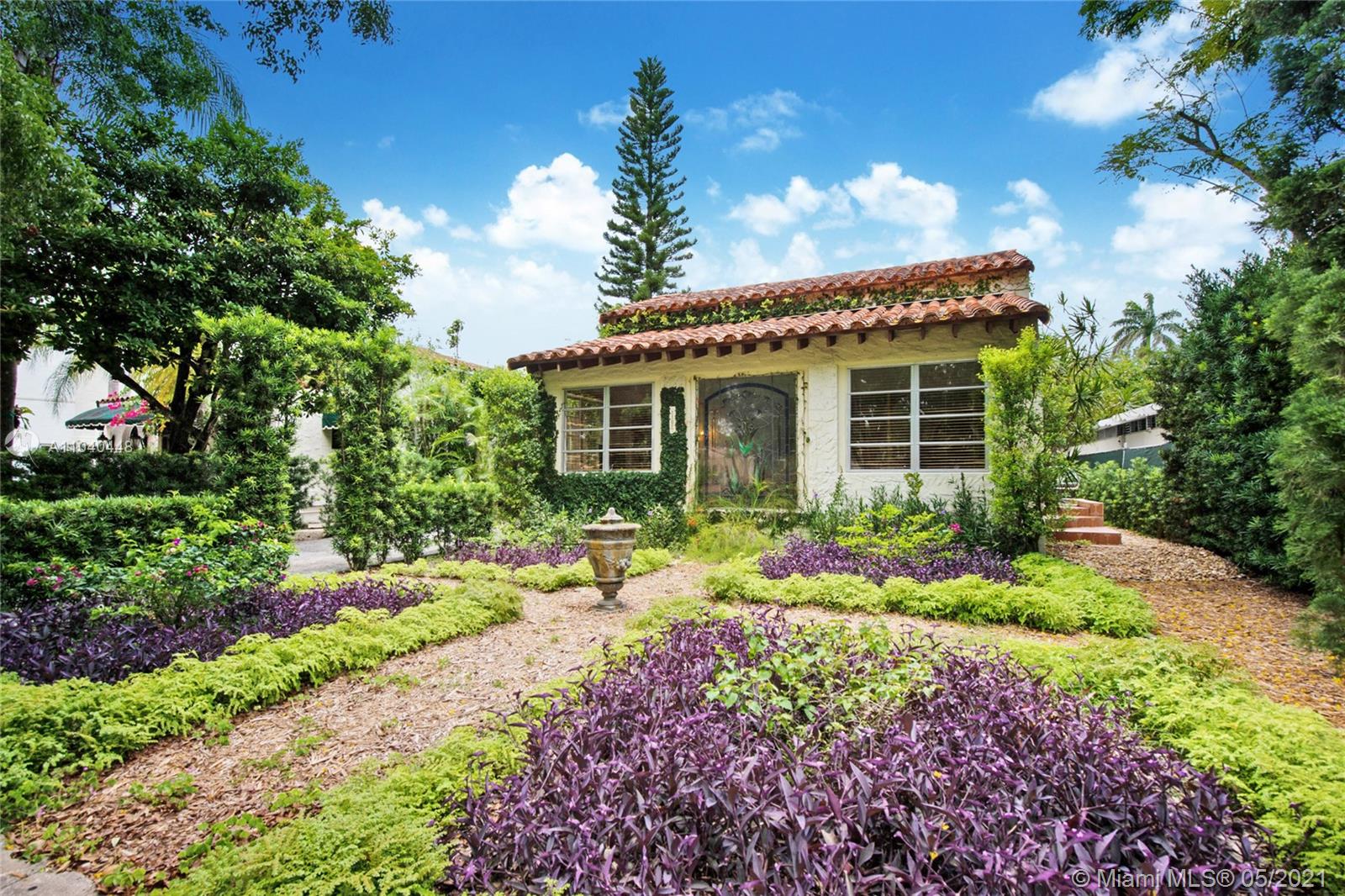1107 Alhambra Cir