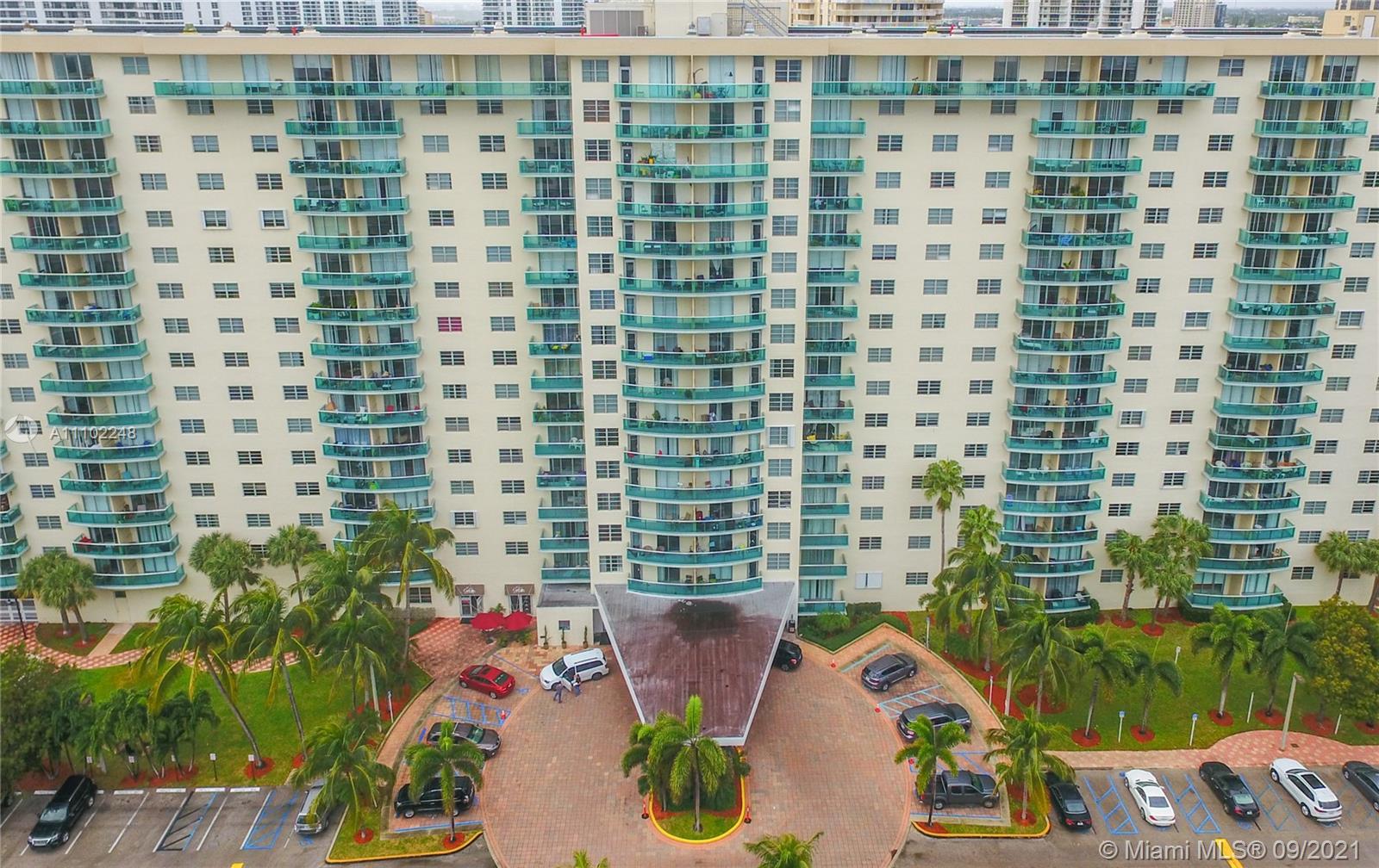 19390 Collins Ave #PH-20
