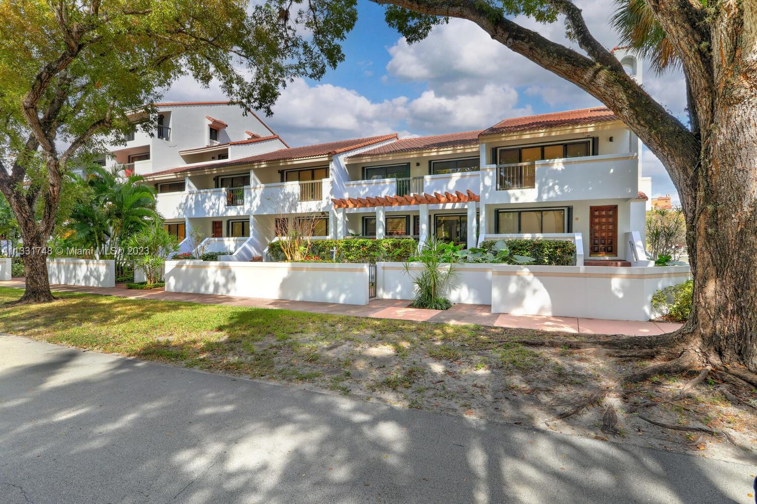 2600 Cardena St #8