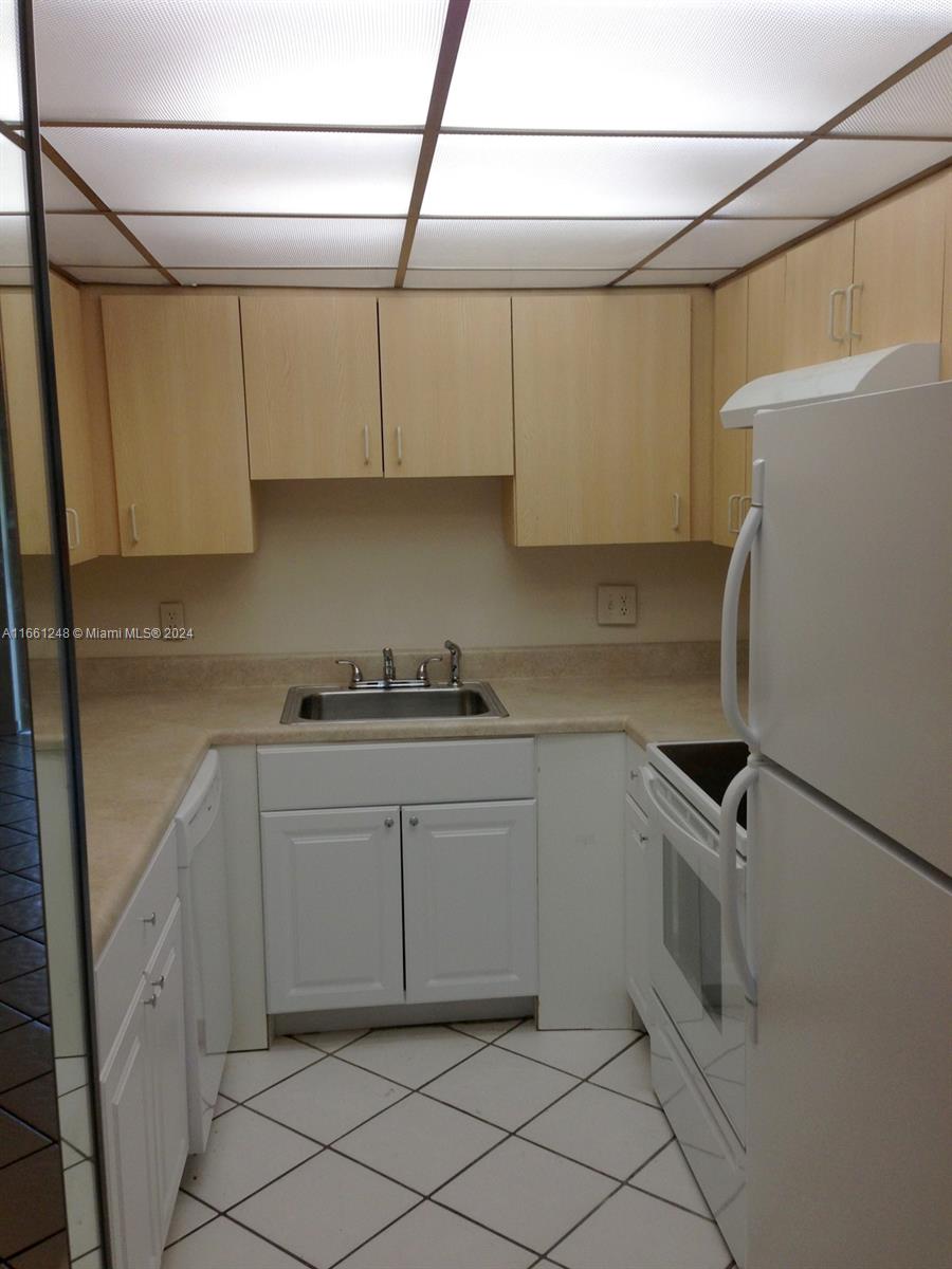6300 S Falls Cir Dr #106
