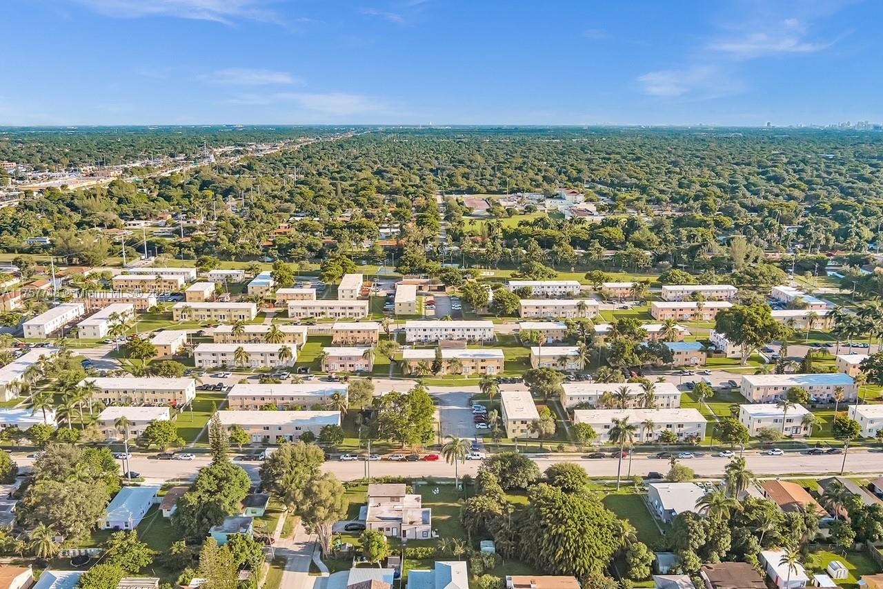 image Sunset Palm Villas Condo14