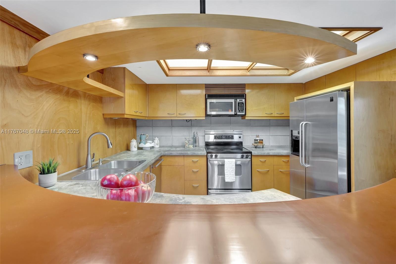 2410 SW 29th Way Fort Lauderdale, FL 33312 2410 SW 29th Way Fort Lauderdale, FL 33312