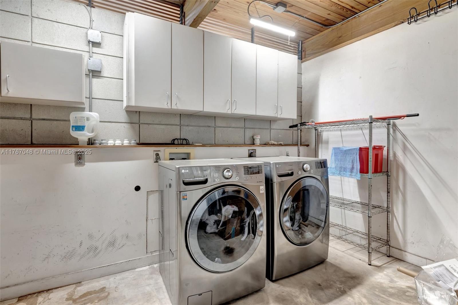 2410 SW 29th Way Fort Lauderdale, FL 33312 2410 SW 29th Way Fort Lauderdale, FL 33312