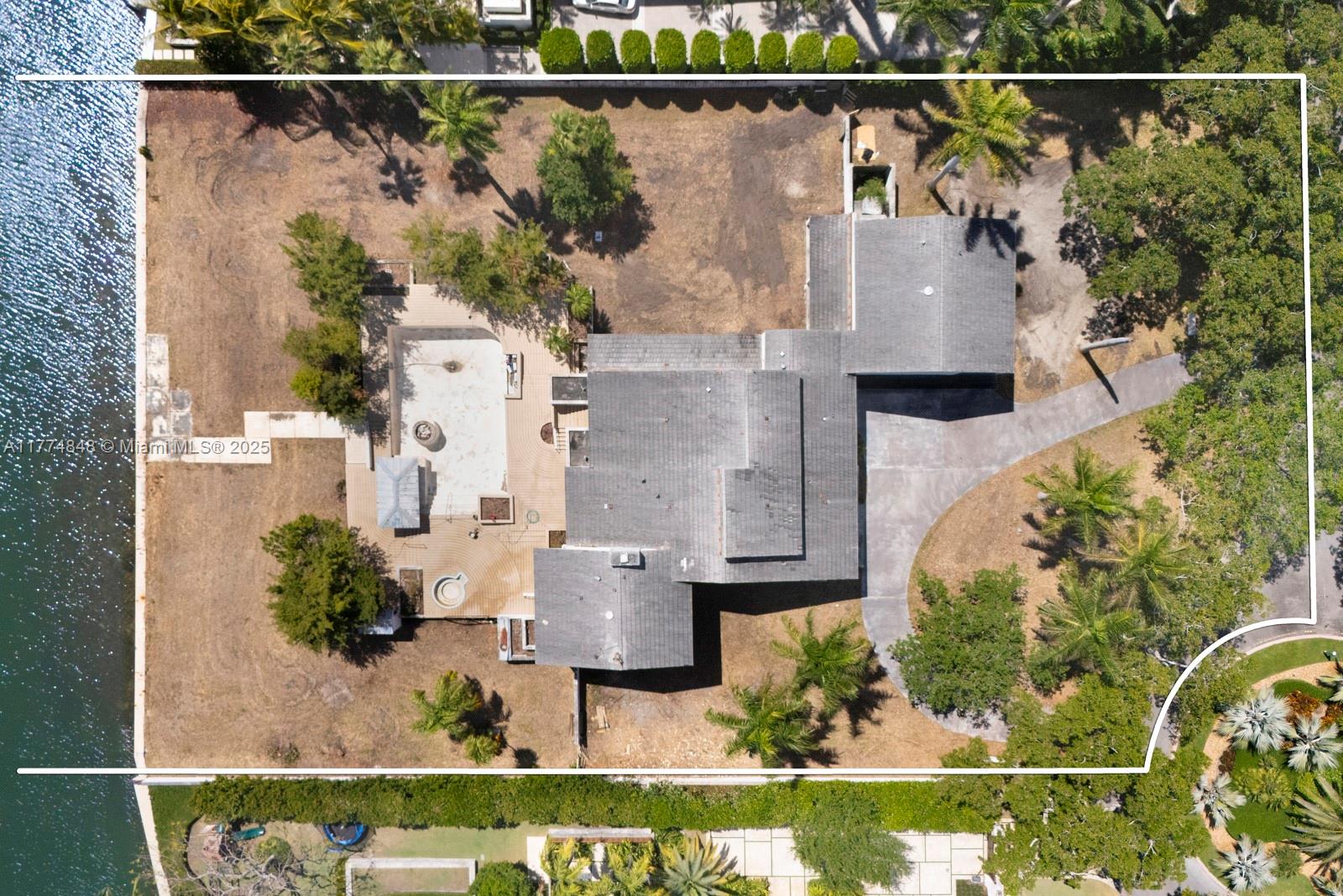 30 Leucadendra Dr Coral Gables, FL 33156 30 Leucadendra Dr Coral Gables, FL 33156