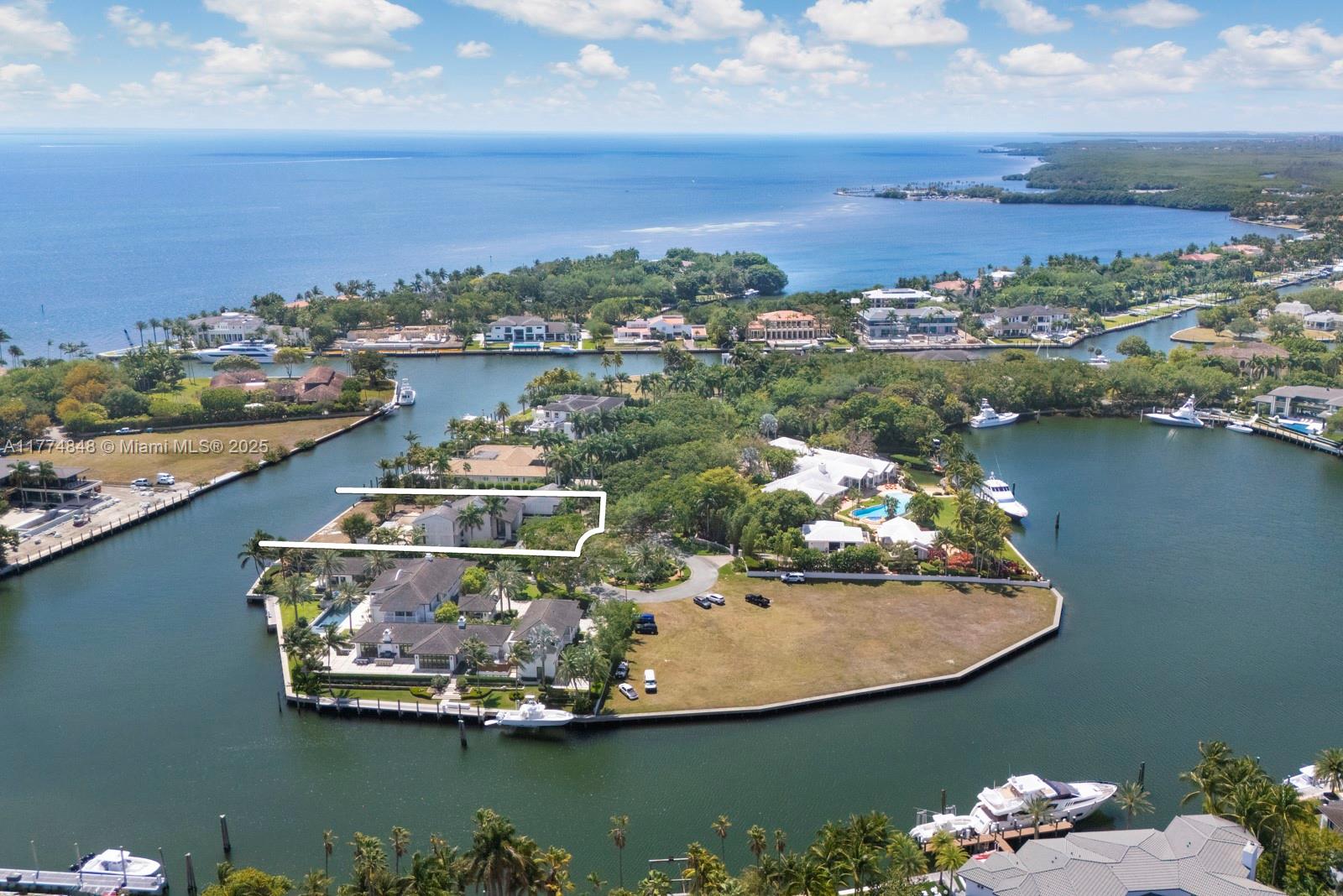 30 Leucadendra Dr Coral Gables, FL 33156 30 Leucadendra Dr Coral Gables, FL 33156