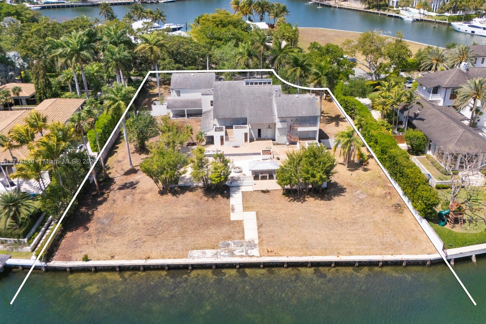 30 Leucadendra Dr Coral Gables, FL 33156 30 Leucadendra Dr Coral Gables, FL 33156