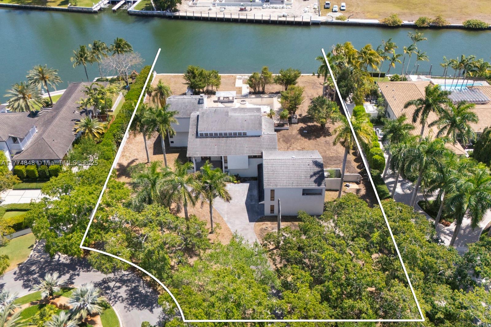 30 Leucadendra Dr Coral Gables, FL 33156 30 Leucadendra Dr Coral Gables, FL 33156